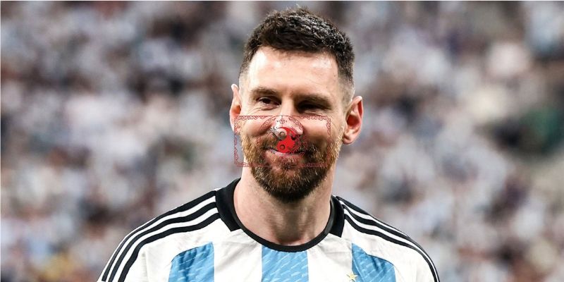 tai messi can đối áp sát đầu